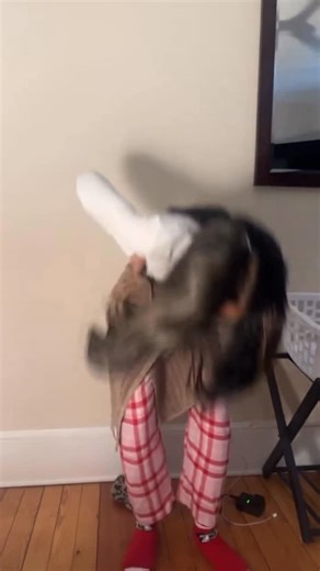 Ya Fav Crackhead on Instagram: "LMAOO HER FOREHEAD WAS OVERBOARD 😂😂😂😂😂 can’t lie"