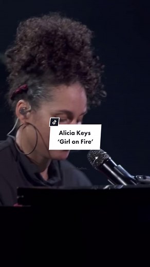 Alicia Keys ‘Girl on Fire’ (Live From Apple Music Festival, London, 2016) #aliciakeys #girlonfire