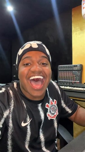 TCHOU on Instagram: "Olha pra tv kkkk #viralvideo #corinthians #viralvideos #viral #fy"