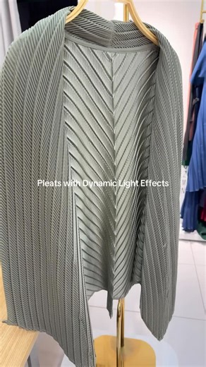 GarmentPleating on Instagram: "Pleats with Dynamic Light Effects #clothingproduction #garmentmanufacturer #pleated #outerwear"