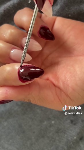 Como fazer unha postiça realista sozinha em casa (modelo amendoado)