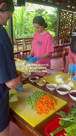 9/10 times, you can find a cooking class on our itineraries 👩‍🍳⏲️🍽️ #cookingclass #travel #TravelForTeens