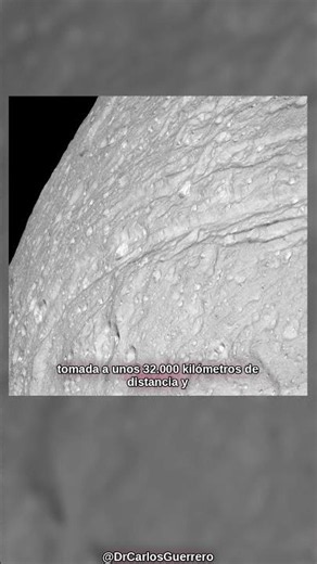 Cratered Cliffs of Ice on Saturno's Tethys