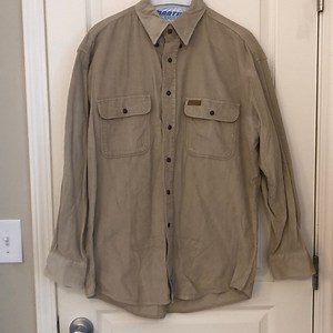 😊 Men’s super nice corduroyed, CHAPS button down casual shirt😊NWOT