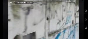 COMUNICADO URGENTE| La Asociación de Productores Audiovisuales Kichwas - APAK comunica que uno de sus reporteros ha sido herido mientras realizaba cobertura en la salida norte de Otavalo. Otavalo, 14 de octubre de 2025 – APAK TV, como medio de comunicación comunitario, alza su voz para protestar y condenar enérgicamente la represión militar en Otavalo. Las Fuerzas Armadas del Ecuador estarían utilizando bombas lacrimógenas, granadas aturdidoras y armas de fuego contra la ciudadanía. Lamentableme