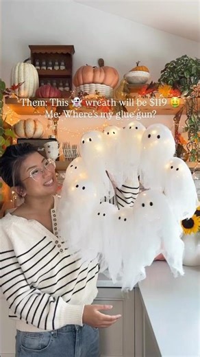 DIY Halloween ghost wreath 👻 #craft #halloweendecor #halloweendiy