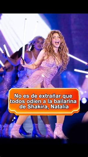 Pantallazo VIP on Instagram: "No es de extrañar que todos odien a la bailarina de Shakira, Natalia? Cometió un error fatal. #usa #celebrity #fyp #entertainment #viralreels #shakira"