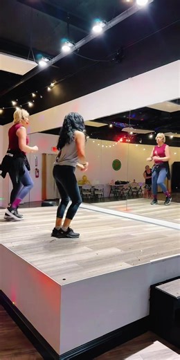 Esa Morena es Mala ( Richi Angel) Dance, sweat, repeat—daily cardio classes that keep you moving and smiling! 😅💖 #DanceEveryday #CardioParty #WSFitness #wandasstudio #zumba