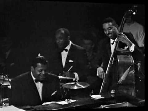 Oscar Peterson: Long Ago (and Far Away) (Kern / Gershwin, 1944, from "Cover Girl")