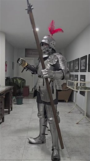 testando as peças #curiosidadeshistoricas #armadura #armor #history #armour #cavaleiro