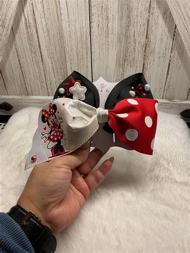 Handmade Minnie Mouse Hair Bow - Etsy