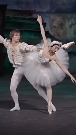 75K views · 5.7K reactions | Rudofl Nureyev and Margot Fonteyn in Swan Lake | Profesor José Gongora Ballet | Facebook