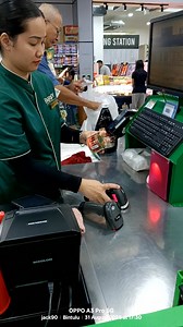 Salah satu sebab aku suka bebeli brg di FARLEY ...mana² farley la.. di sibu ka.. Bintulu ka..Kuching ka...sigek aku Respect ngan sidak tok..biar duit bantuan STR ka...duit nok bruk² tok rm100 utk stiap smua org ka,member day ka,hari dh gaji ka..pkrja sitok jarang gilak mengeluh ngan customer..tetap santai and steady...senyum and menyapa ia mmg rutin harian sidak...klu kita nak compare ngan supermarket lain...arum bulak dri jauh dh dijeling sidak kita.. Ke 2...tmpt yg sgt selesa Dan sgt bersih ..