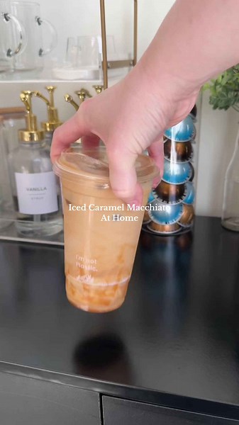 Caramel macchiato made at home