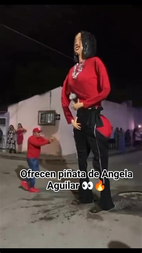 955K views · 33K reactions | pobladores de #Cancún  hicieron la quema del año viejo con la piñata 徭 de Angela Aguilar  . . . #añoviejo #añonuevo #quema #Angela #AngelaAguilar #Cazzu #Nodal | Los De La H Mx | Facebook
