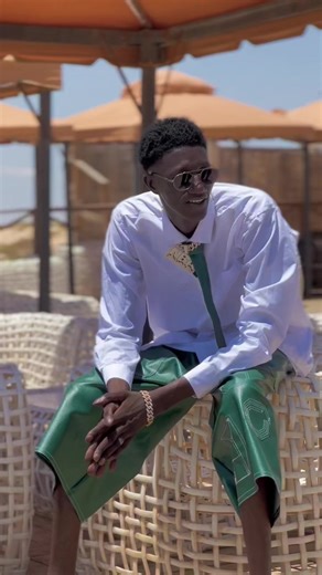 Découvrez le nouveau clip sur YouTube !