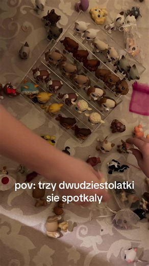 Spotkanie Trzech Dwudziestolatek w Littlest Pet Shop