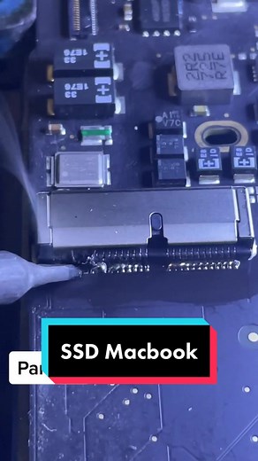Remplacement connecteur SSD Macbook : Guide complet
