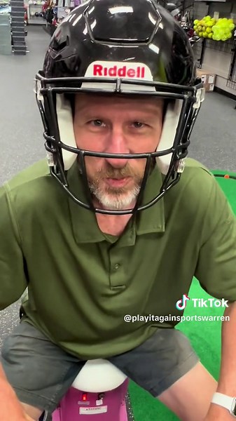 I work at play it again sports, of course i know how to caption this 🧍 #playitagainsports #tennis #golf #bike #fy