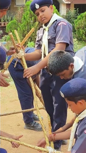 Learn to make a gadget using lashings