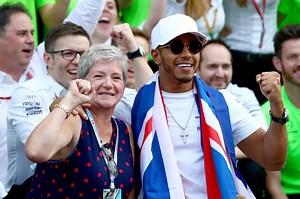 F1 star Lewis Hamilton to change name to honor mother