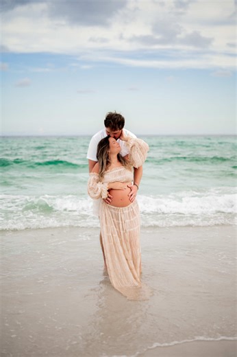 Capturing the Pregnancy Glow: Maternity Photos in Destin