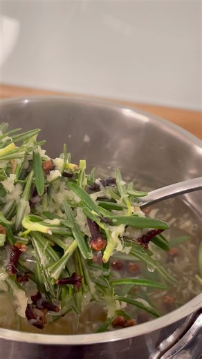 Cleanse Your Body and Boost Wellness: The Power of Rosemary, Ginger, and Cloves Tea | Chef Ricardo Cooking