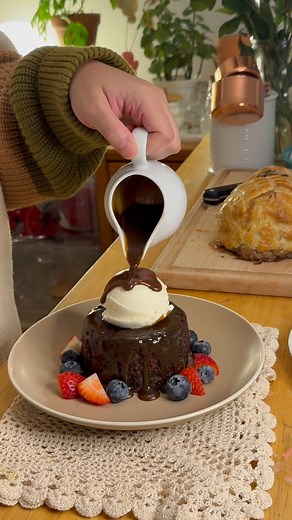 1.4M views · 10K reactions | Day 157 of 365. Sobrang sarap ng mini cake na to! Iseserve ko rin to pag nagtayo ako ng cafè 殺 #baking #homebaking #homebaker #bakingrecipe #pastrychef | Chef Thea Din | Facebook