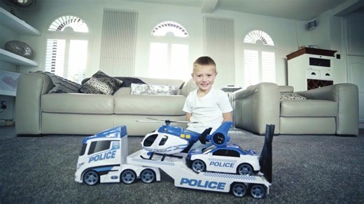 🚓 მანათობელი, ხმოვანი და რაც ყველაზე მთავარია - პოლიციის თემატიკით! 🤯 რომელი პოლიციელობაზე მეოცნებე ბავშვი იტყვის უარს ამ ნაკრებზე? 🦸 ჩართეთ პატარები თავგადასავლებით სავსე თამაშში, სადაც ისინი მტრებს სამართლიანობის სახელით დაამარცხებენ! 🇬🇧 ბრიტანული ბრენდის HTI-ს ამ ნაკრებში შედის გადამზიდი, პოლიციის მანქანა და პოლიციის ვერტმფრენი. გამძლეა და დამზადებულია მაღალი ხარისხის მასალისგან 👉 supers.ge/hti-police | Super Toys • სუპერი სათამაშოები