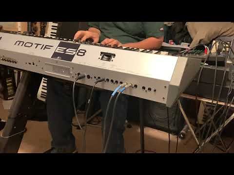 YAMAHA MOTIF ES8 piano sounds