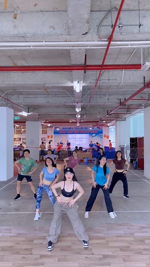 Tiếp tục quay lại guồng quay thôi các ce ơiii #quynhvenus #cokeodaynhay #lopdancecokeo #zumbadance #tiktokdance #private1:1 | Thu Quỳnh