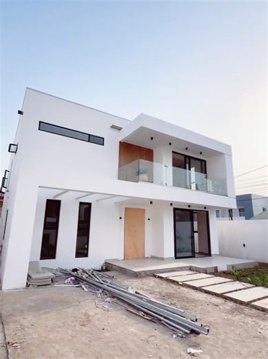 የሚሸጥ አዲስ ቤት መገናኛ 400 ካሬ ሜትር ዋጋ......... 251920037633