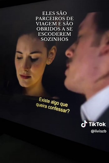 Rubinrot: Uma Jornada de Romance e Segredos