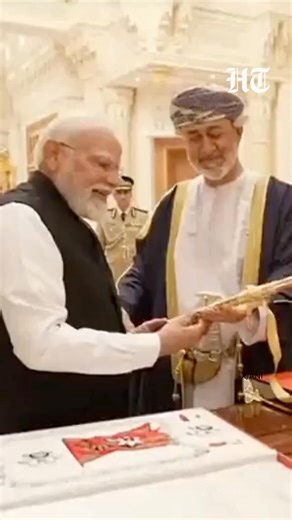 #WATCH 🎥| Sultan Haitham bin Tariq Al Said conferred the Order of Oman upon PM Narendra Modi Stay updated with all the stories that matter — download the Hindustan Times app | Hindustan Times