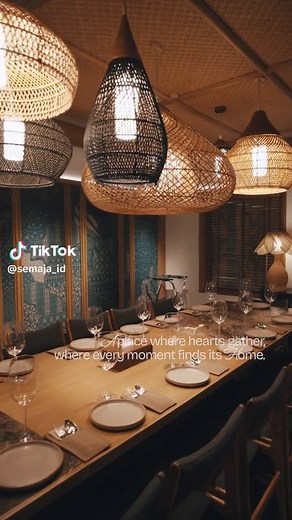 Welcome to SEMAR – a spacious haven for every occasion. From karaoke nights to meetings, gatherings, and celebrations, enjoy modern Indonesian flavors in a setting designed to bring people together.