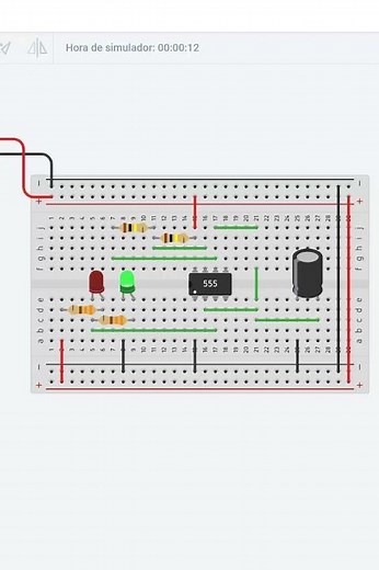 Semáforo con NE555 en Tinkercad