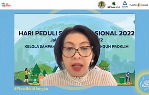 KLHK: 53% Bahan Baku Industri Daur Ulang Masih Impor