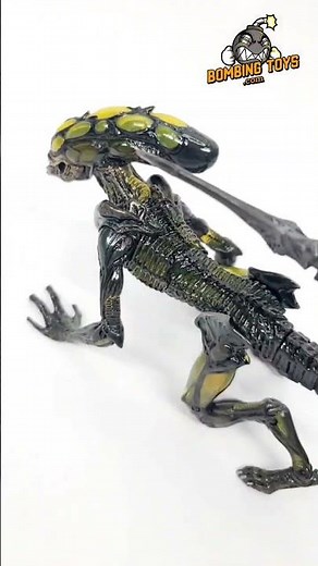 Aliens: Fireteam Elite Burster and Spitter Alien 7-Inch Scale Action Figure