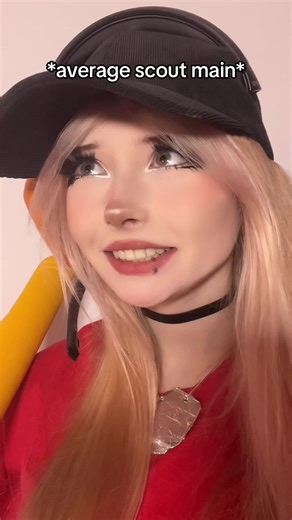 Scout Cosplay Female: E-Girl TF2 Scout Cosplayer Bleeds Accident