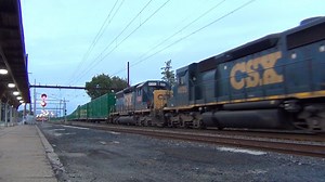 CSX Q301 rolls westbound through West Trenton, New Jersey at dusk on September 13, 2020. #trainiac #railfan #trains #trainspotting | Trainiac Productions