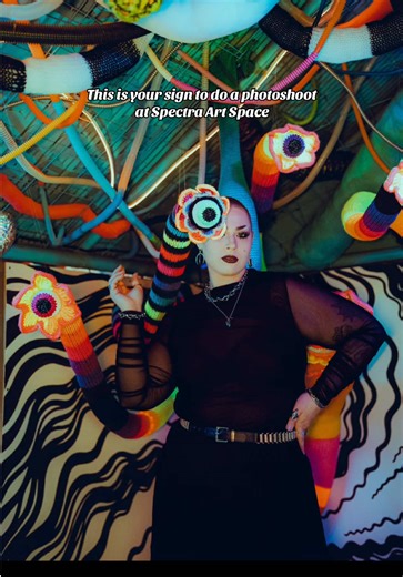 There’s only 5 weeks left to do a photoshoot inside of our current immersive, Spookadelia, before we close for renovations and transform the space into our next immersive! To plan a photoshoot, just pick up tickets for everyone involved, no need to pay any extra for the space! We highly recommend getting VIP tickets for unlimited time and the ability to shoot in both daylight and after dark, when the space really comes alive 🤩 Model: @Sage Storm 🥀 Alt Fashion Photographer: @Colleen’s Captures 