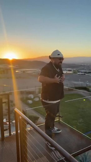 . . . I’m ticklish 😂🤣 | Common Kings