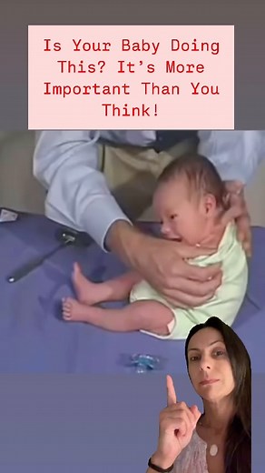 🍼 Have you ever seen a baby do this? Their arms fling out, their fingers spread wide, and then they quickly pull their arms back in — sometimes with a little cry. This is called the Moro reflex (or startle reflex), and it’s one of the first signs that your baby’s nervous system is developing just as it should! The Moro reflex is completely involuntary and happens when a baby feels like they’re falling, hears a loud noise, or experiences a sudden movement. This natural reaction is present from b