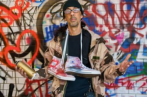 Futura: uno de los pioneros del graffiti de los años 70. Definió el movimiento de graffiti lejos de las letras y hacia el estilo más pintor y abstracto 😎🎨✍✌🤘👌👇👇 STREET ART UTOPIA Radio Zapote | All City Canvas