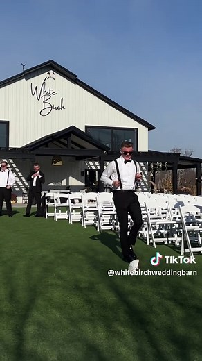 Top Michigan Wedding Venues for Every Season