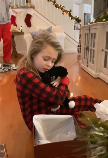 When children open their Christmas presents ❤️#grateful #kids #presents #christmas #openingpresents