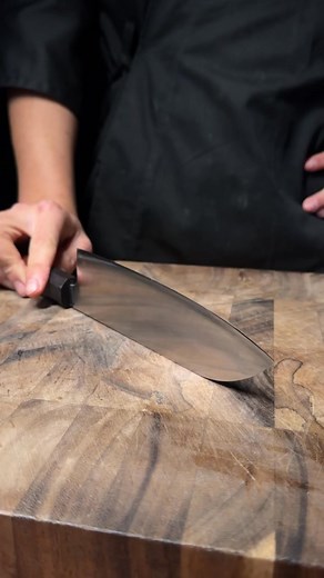 Let’s cut a leek #fyp #knife #knifesharpening #ray #knifesharpener #rui #knives #japaneseknives #kitchenknives | Ray The Sharpener