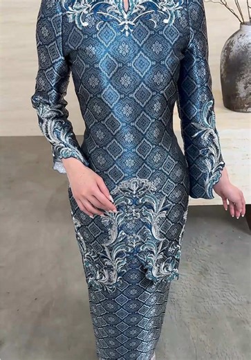 Noir Kurung in Teal Blue available for preorder. Perfect for all the open houses waiting this Raya. Don’t forget to add Noir to your wardrobe ✨