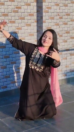 biscuito bindiye.#dance #song #reel #himachal #love #pahadi #ytshort #viral​ #foryou #yt #short #new