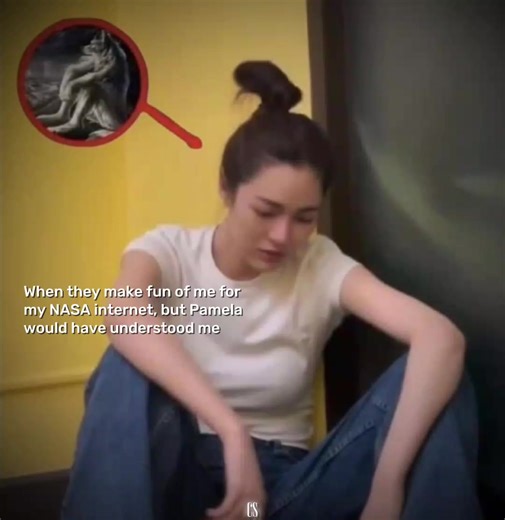 “¡hello!” *it starts to glitch* Sjsklsls Don't blame me for my internet being bad sometimes and good sometimes.! 🖐️😭 . . . . . . #pamelarabe #humor #wentworth #internet #meme